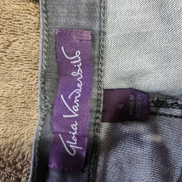 Nwt Gloria Vanderbilt Women's Straight Leg Jeans in Gray - Picture 5 of 12